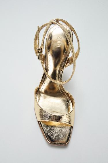 PATENT EFFECT HEELED SANDALS — Gold 2