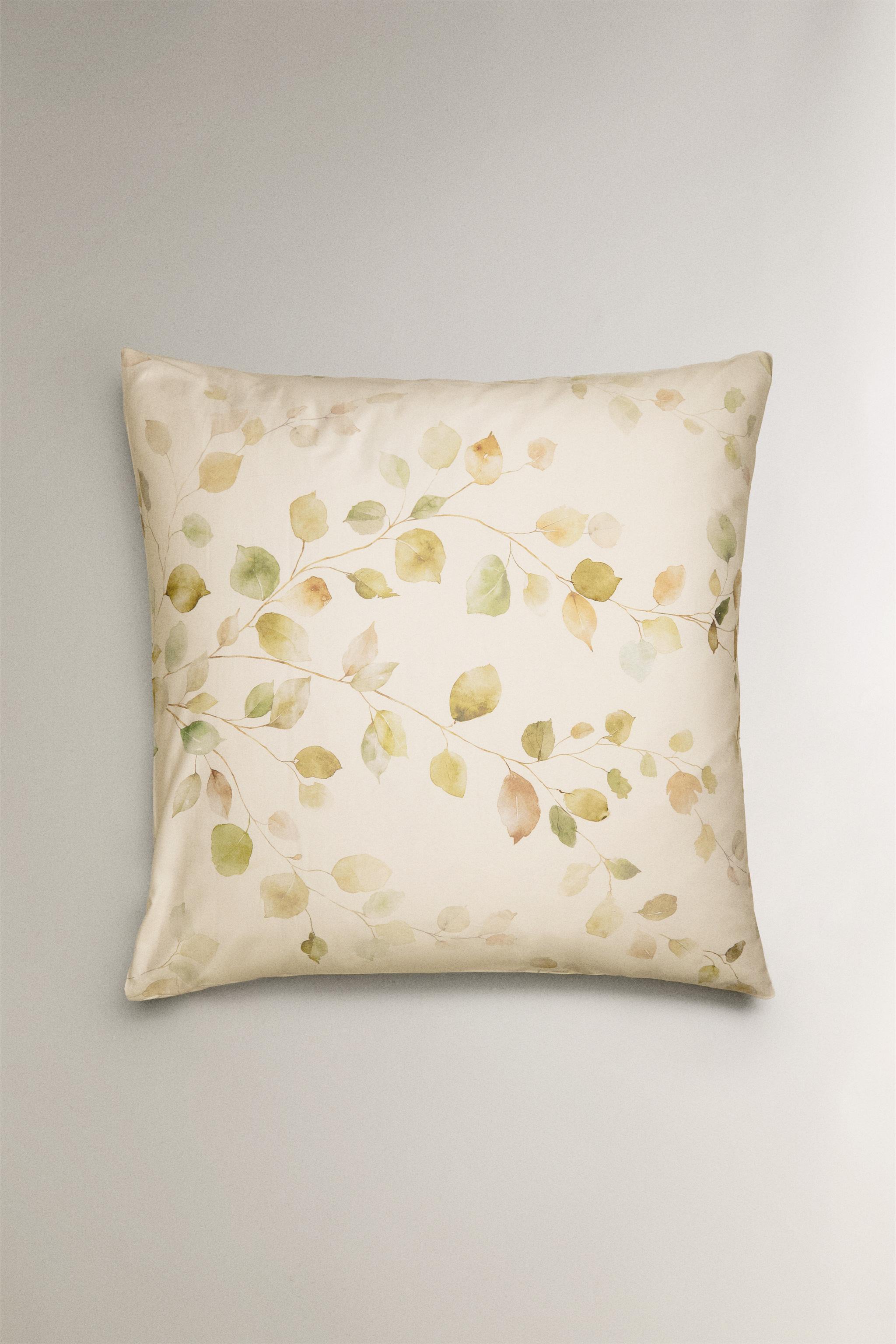 SATEEN PILLOWCASE WITH LEAF PRINT