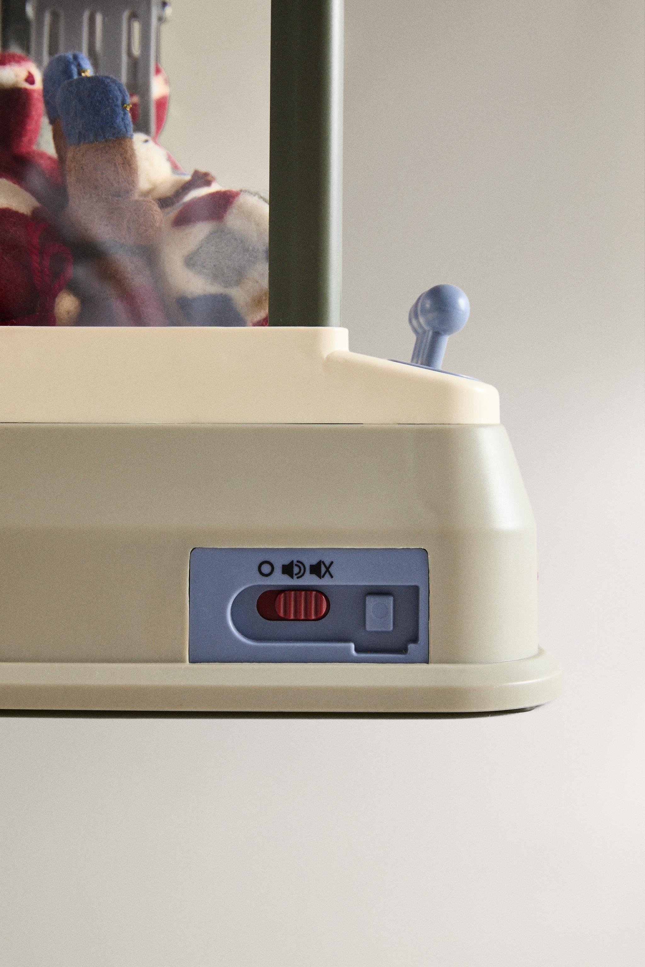 CHILDREN'S CHRISTMAS TOY CLAW MACHINE