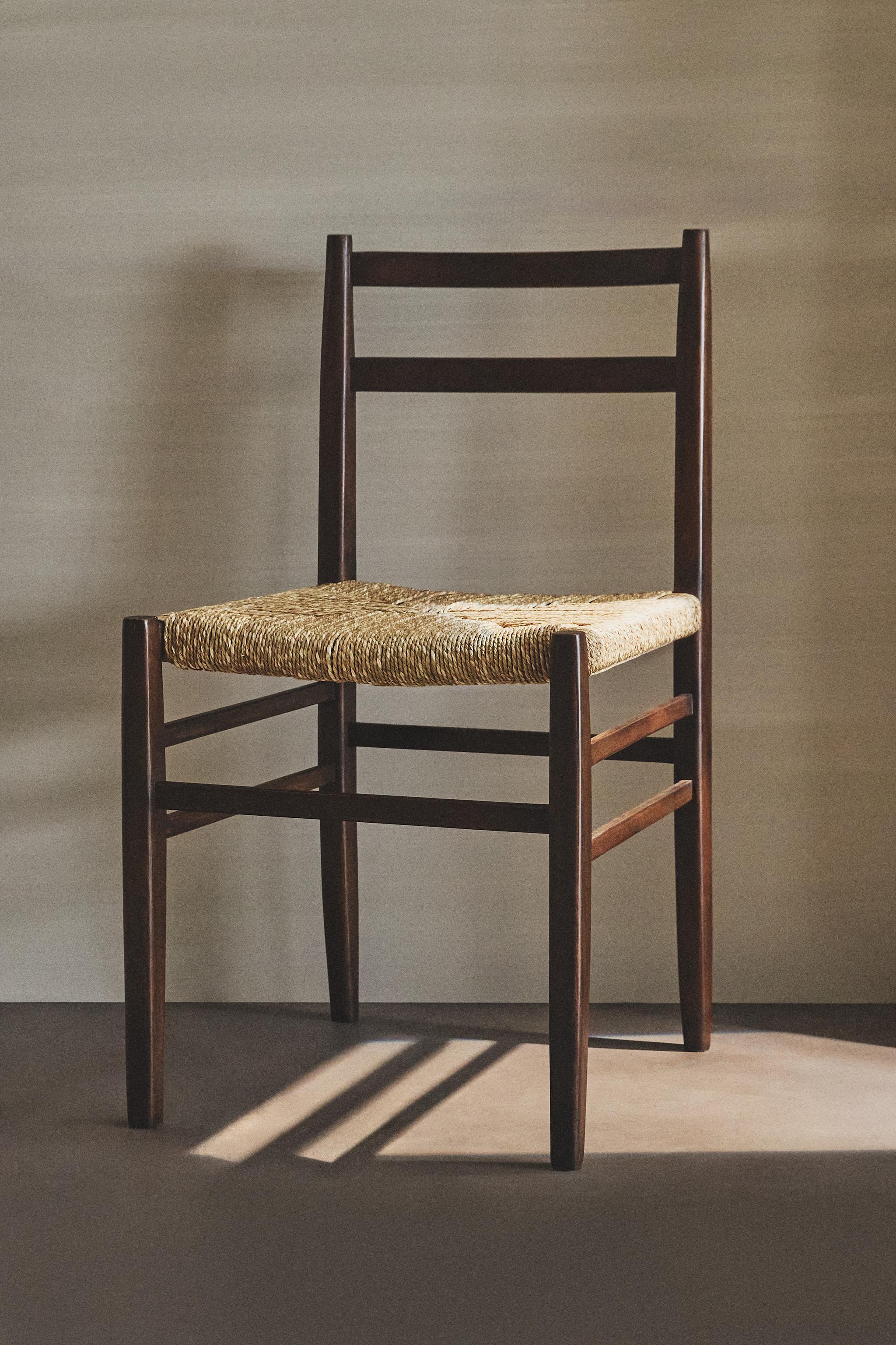 CHAISE EN BOIS TRESSÉ