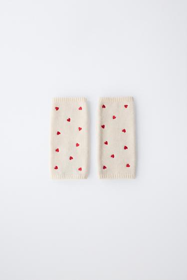 KNIT MITTENS WITH EMBROIDERED HEARTS - Ecru by Zara