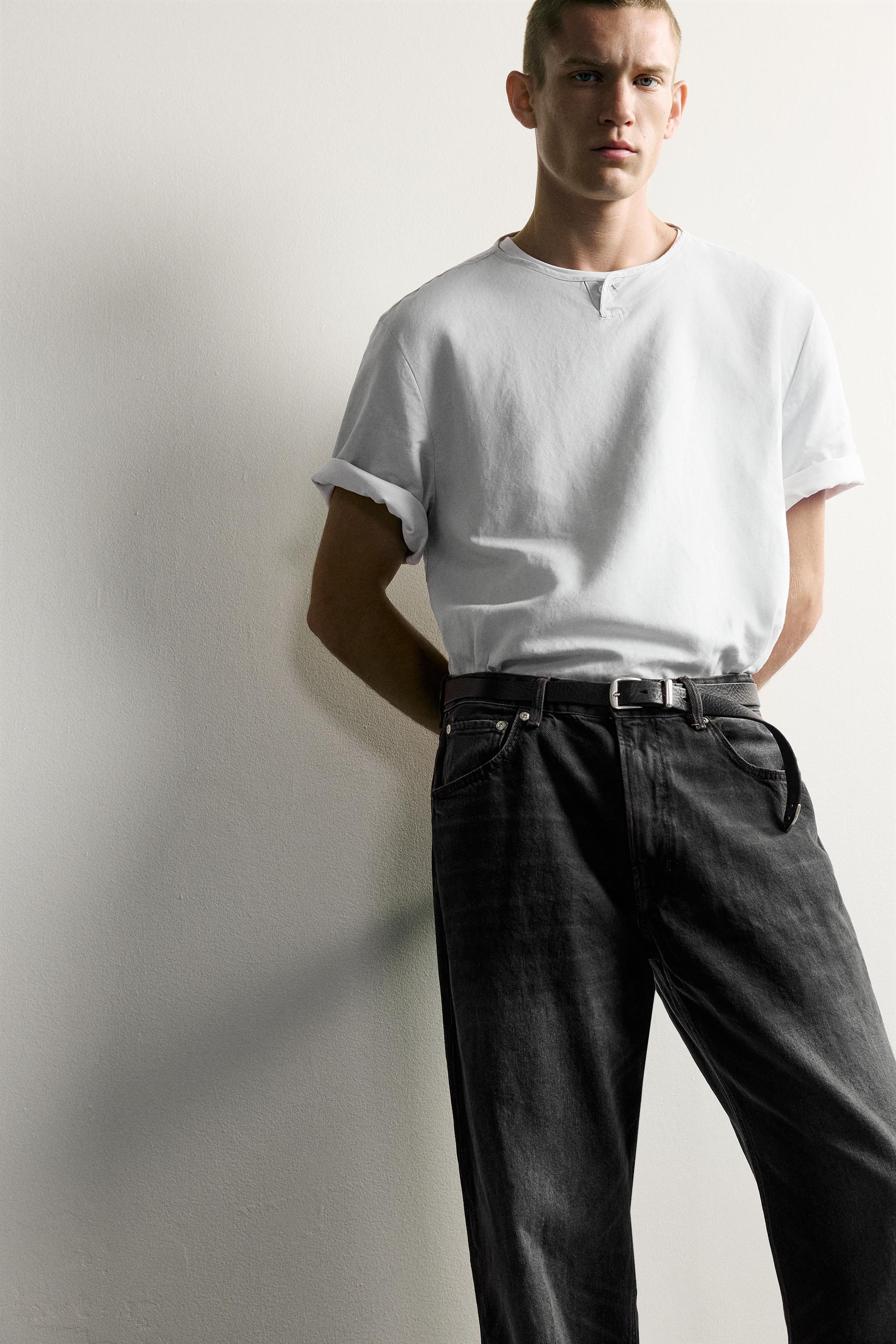 LOOSE-FIT JEANS