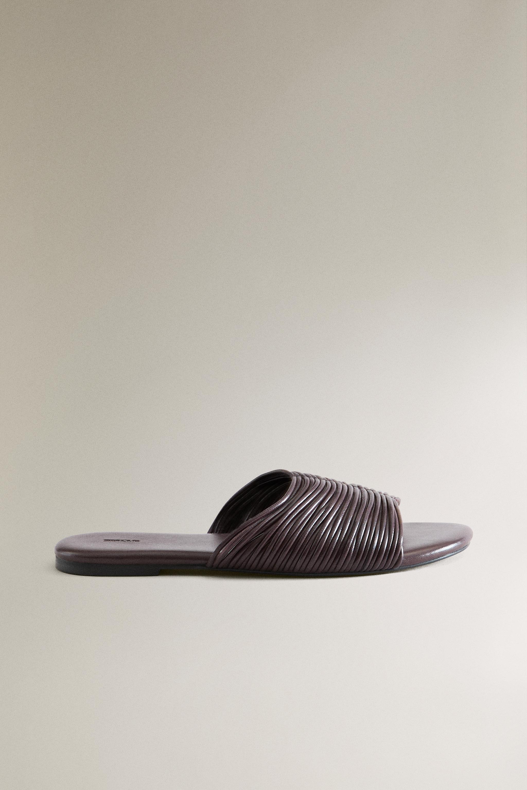 LEATHER STRAPPY SANDALS