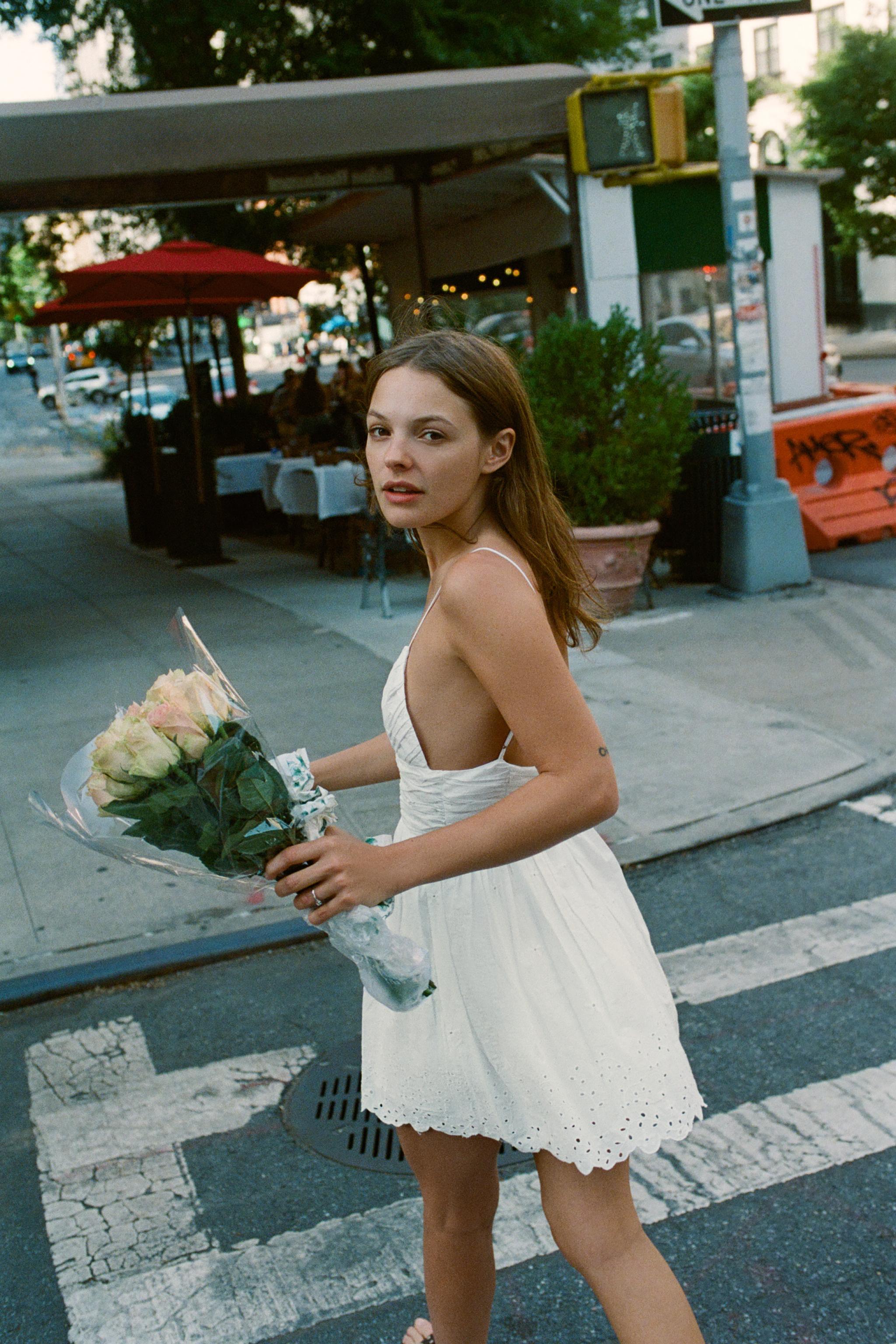 Robes blanches pour femme | Nouvelle Collection en ligne | ZARA Algérie