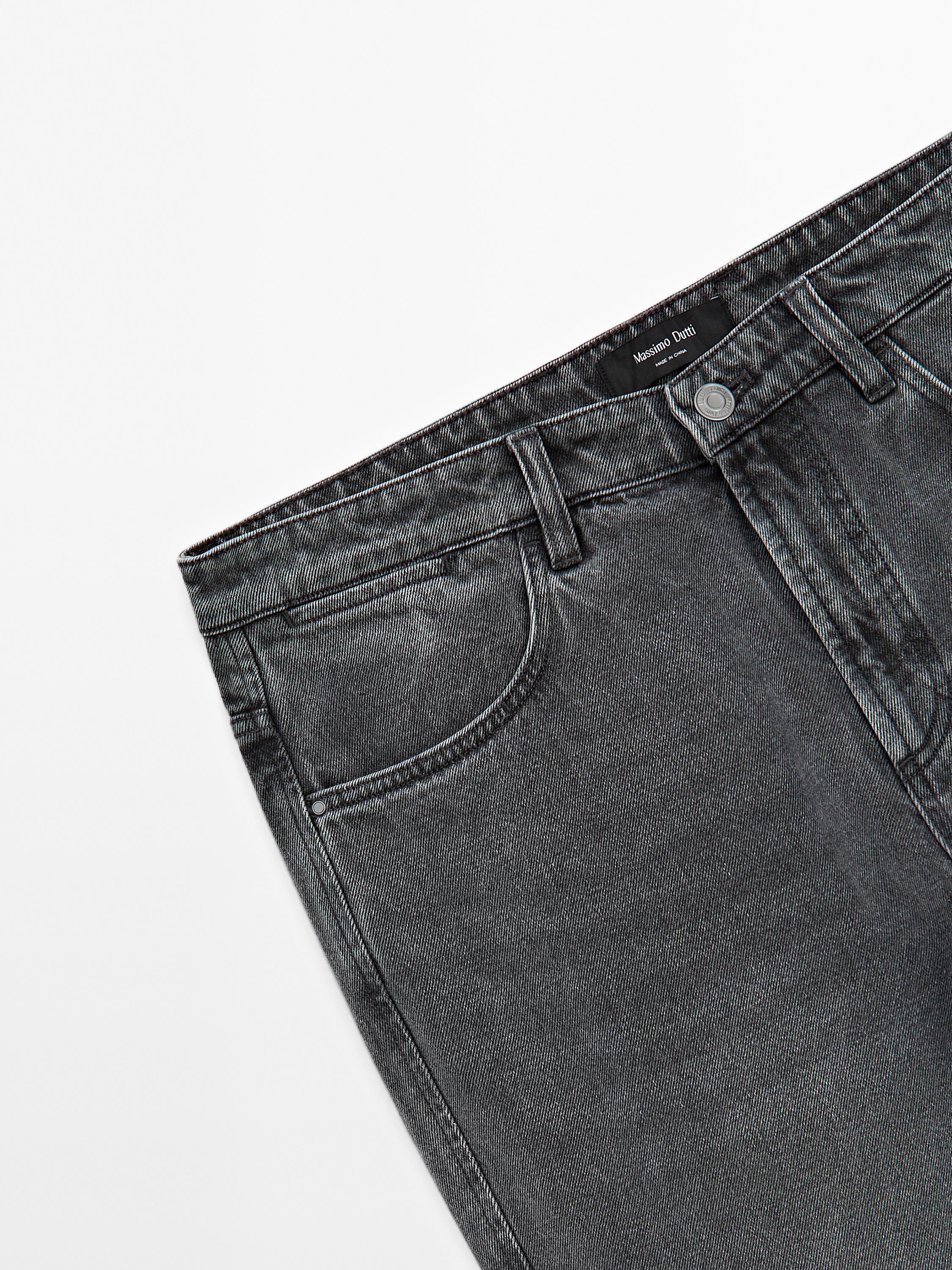Tapered fit jeans
