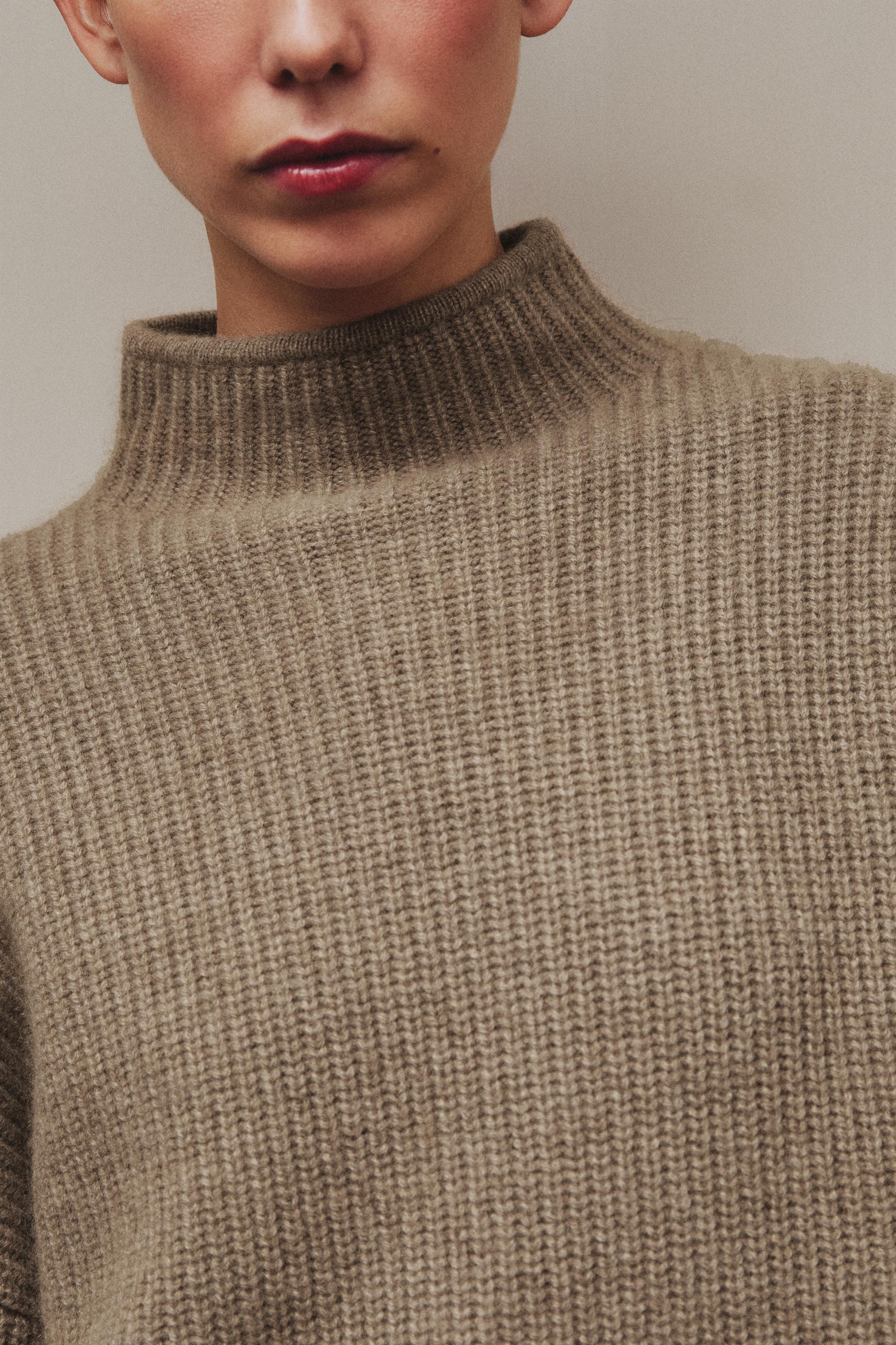 CASHMERE SWEATER