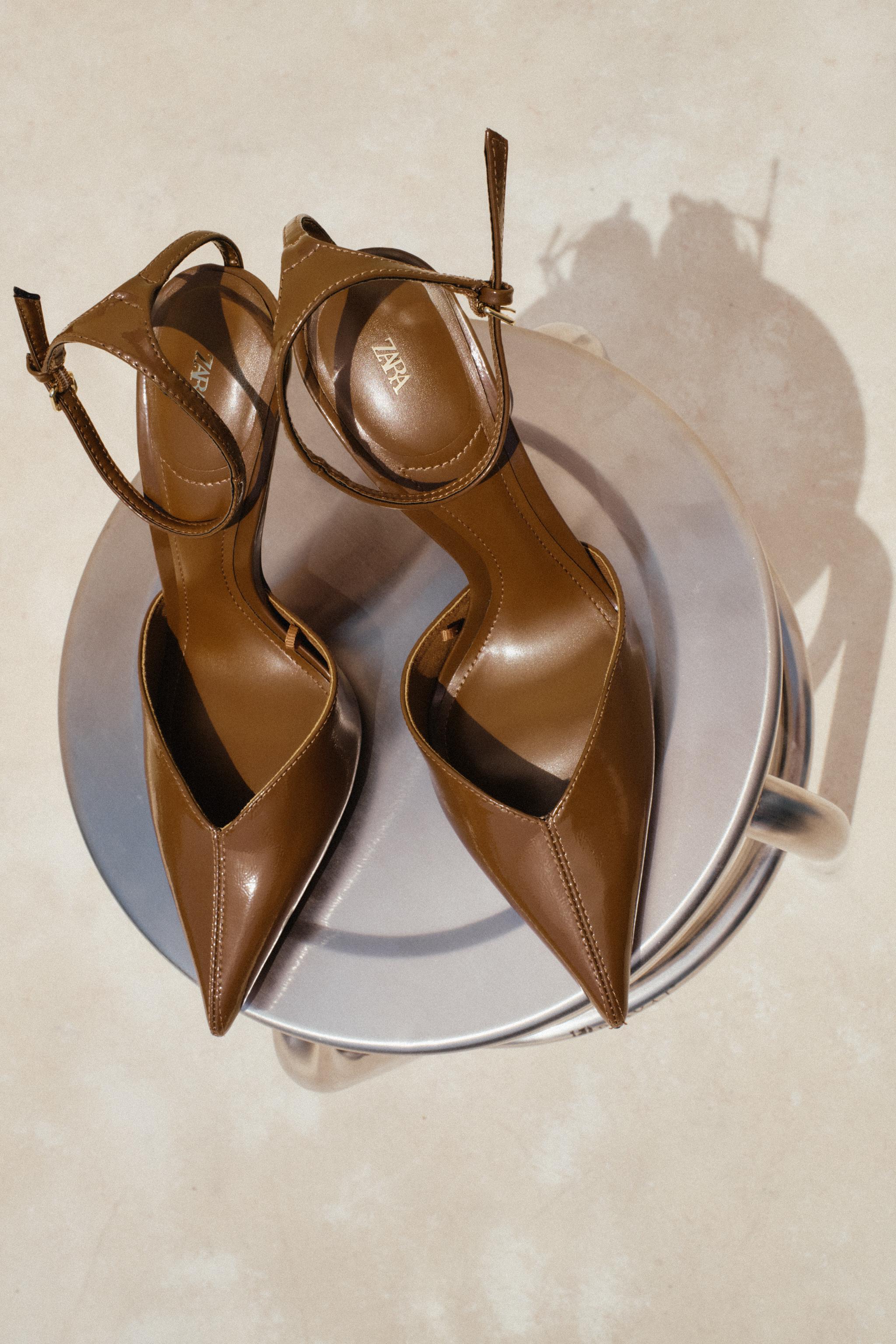 SCARPE CON TACCO EFFETTO VERNICIATO Marrone ZARA Italia Italy