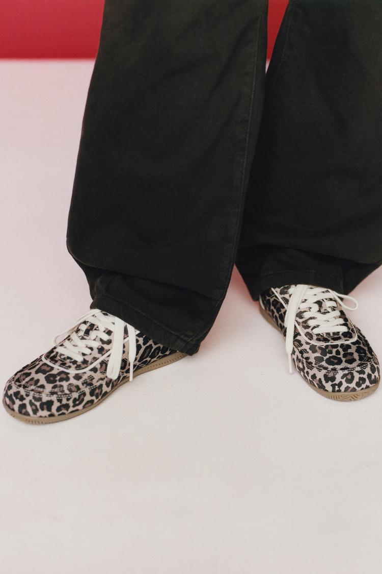 アニマル柄スニーカー - ブラウン | ZARA Japan / 日本 