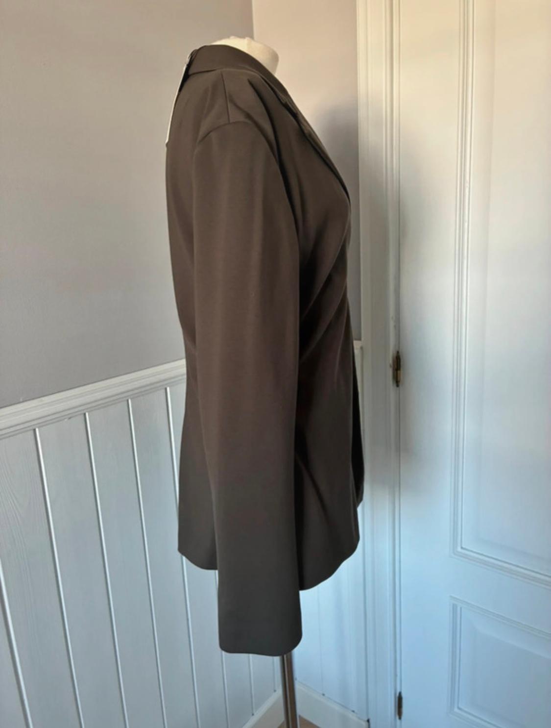 FITTED JACKET WITH PLEATED DETAILS - Image 5