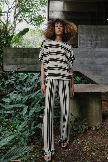 RUSTIC CAPE SLEEVE TOP - Ecru / Black by Zara