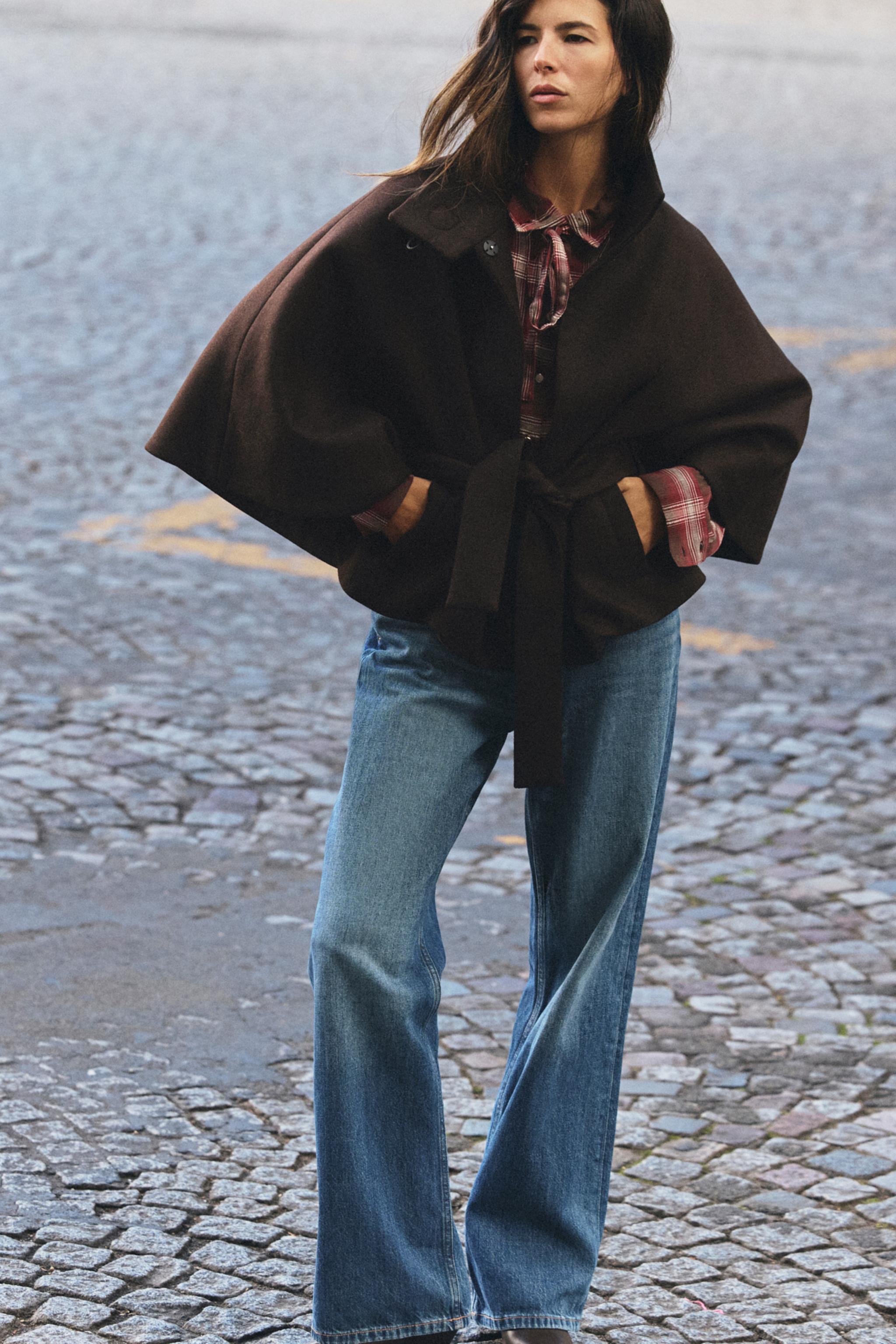 MANTEAU CAPE AVEC LAINE CEINTURE