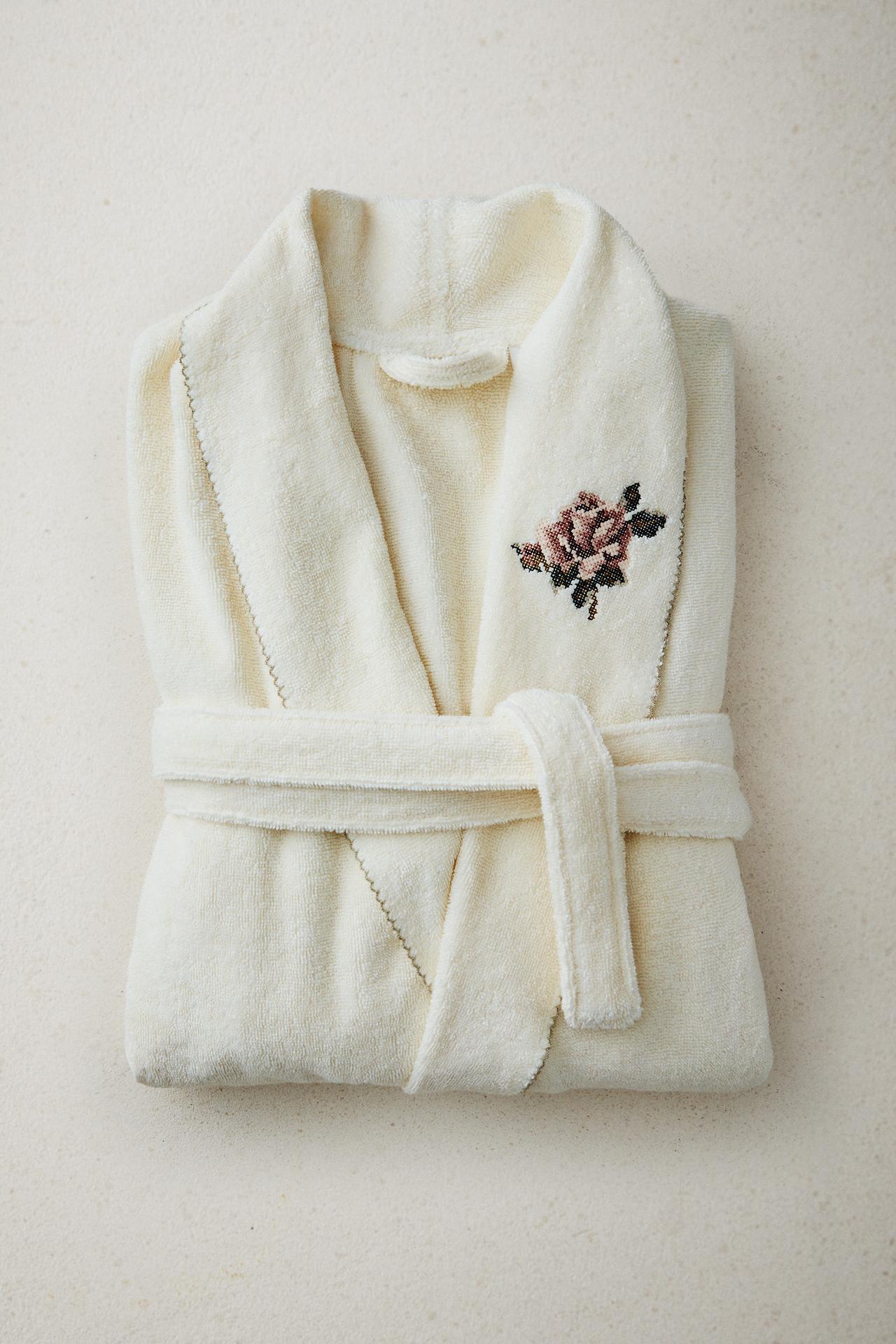 EMBROIDERED PICOT DRESSING GOWN (450 GSM) — Ivory