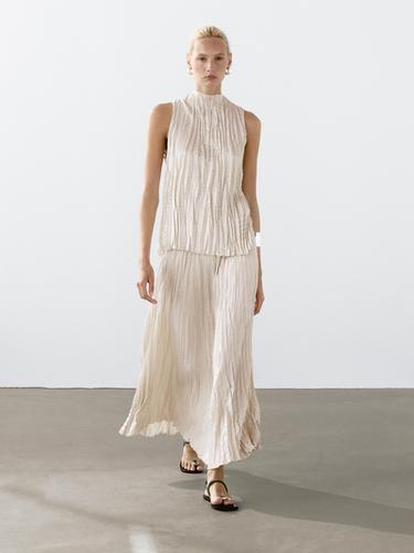 Top plisado espalda cruzada - Blanco roto de Zara