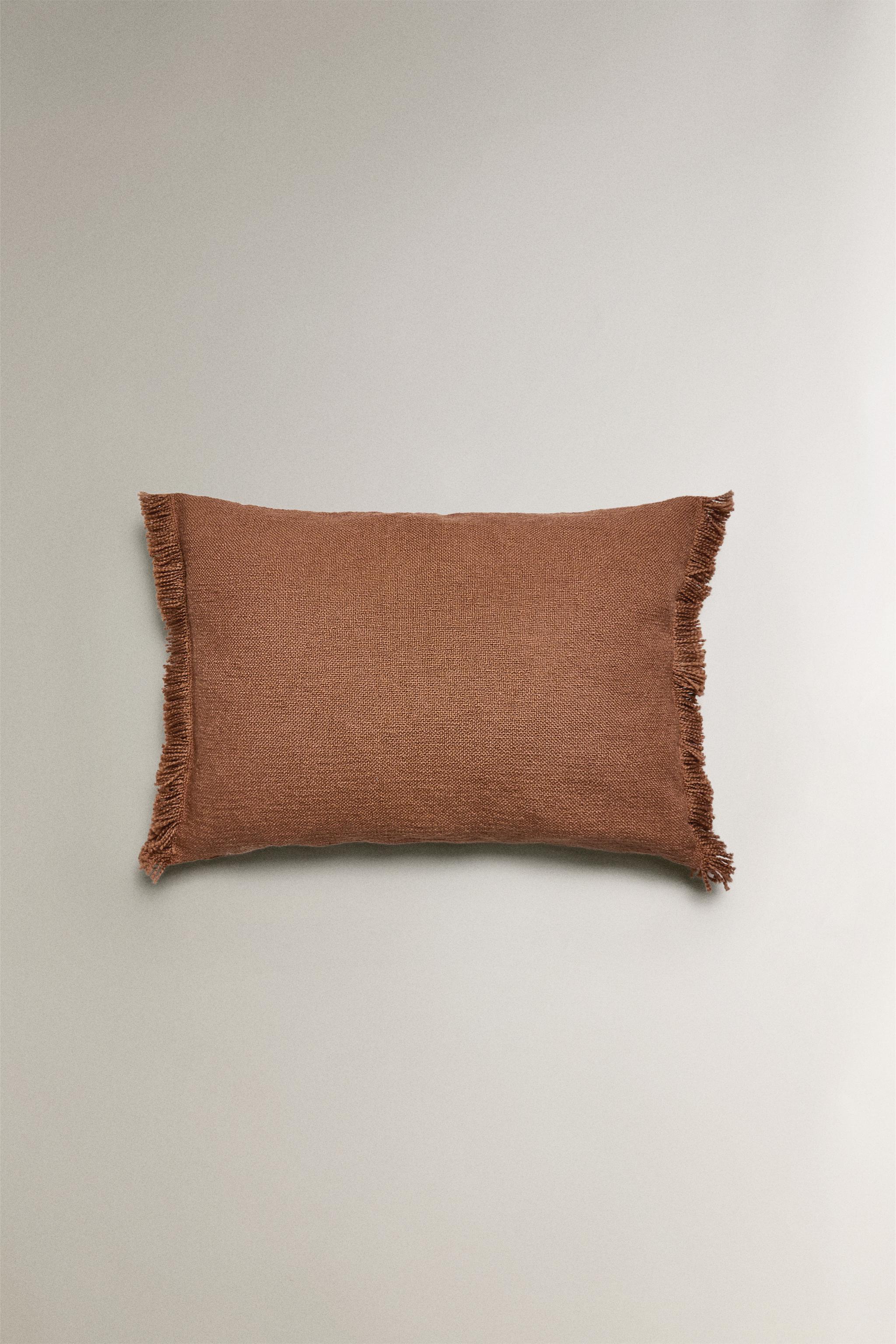 ZARA HOME - ZARA HOME クッション2個 インテリア】ZARA HOMEセールで楽しむプチ模様替え | LEE