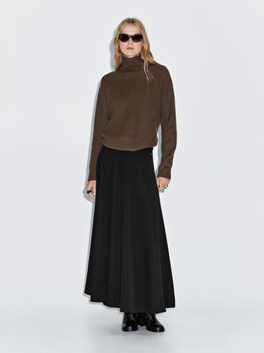 Zara Long flared skirt with button details - Black