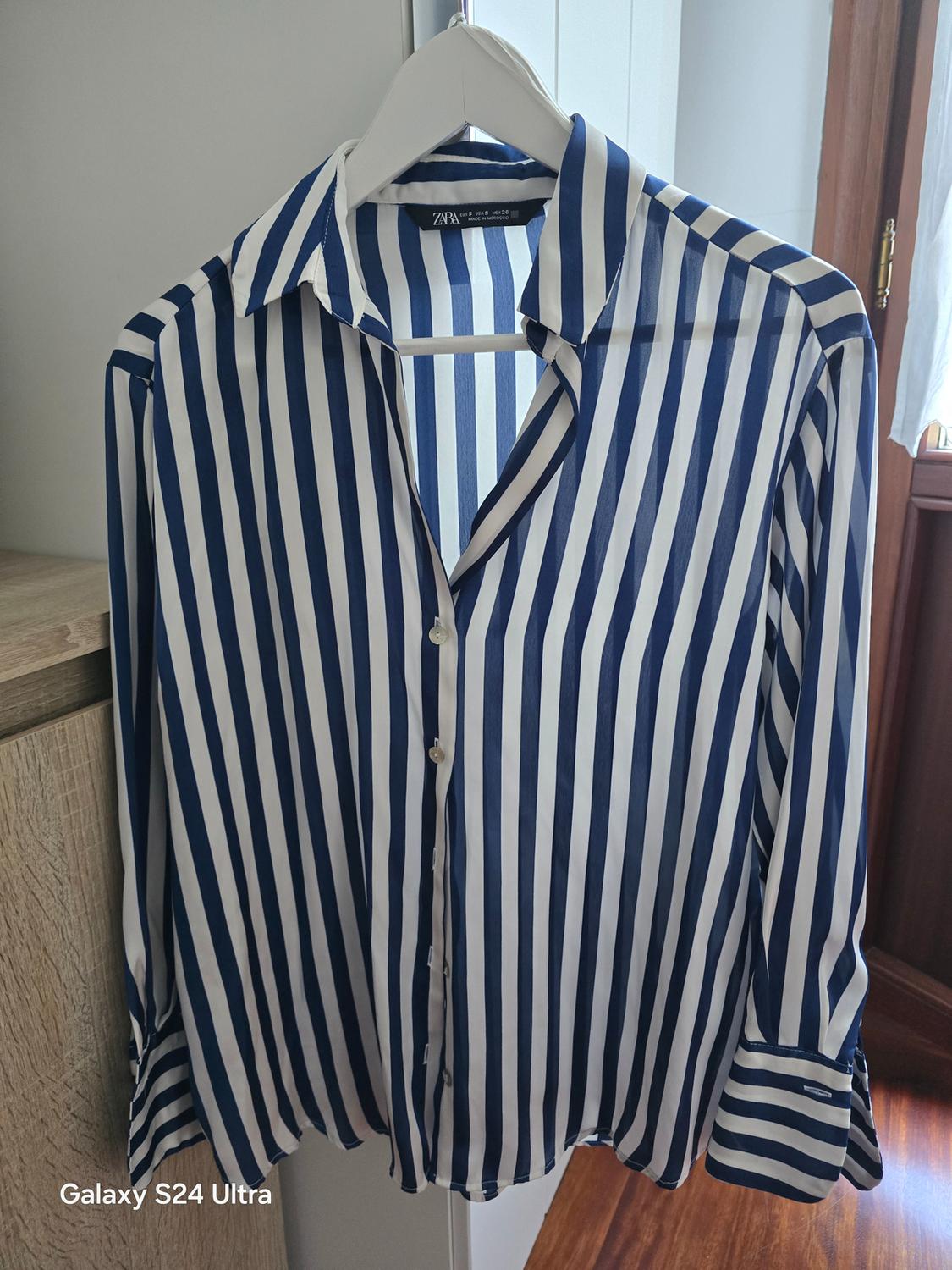 FLOWING SATIN SHIRT