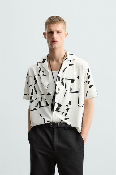 CAMISA ELÁSTICA COM ESTAMPA ABSTRATA - Branco da Zara