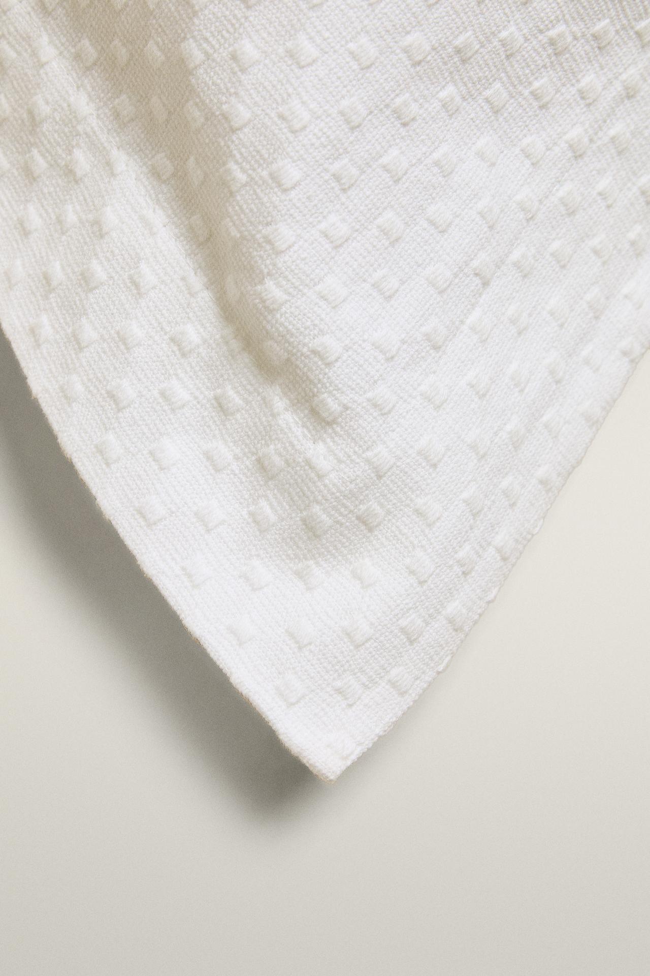 THROW PILLOW COVER WITH POLKA DOT DESIGN — White