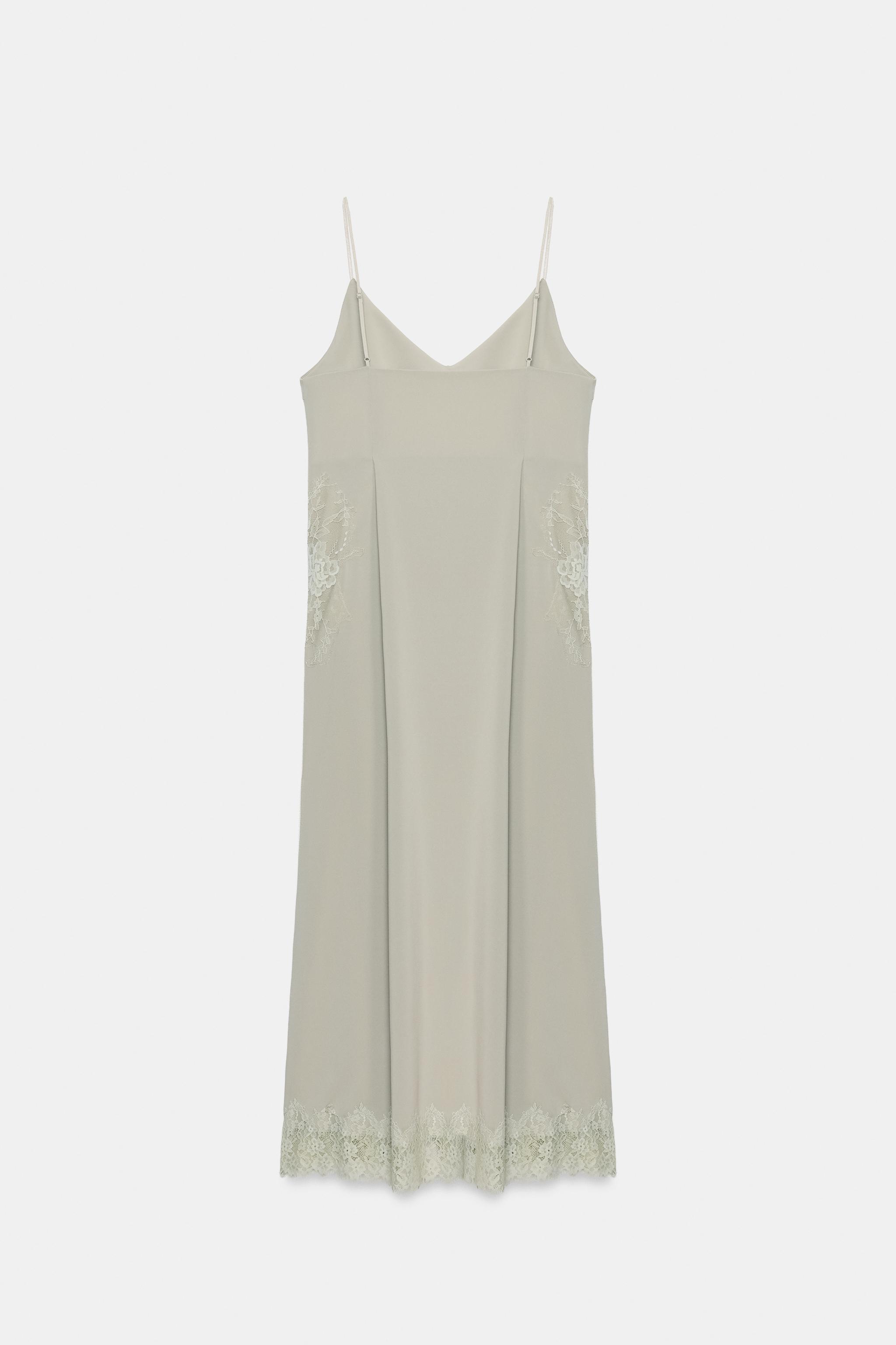 FLOWY LACE DRESS
