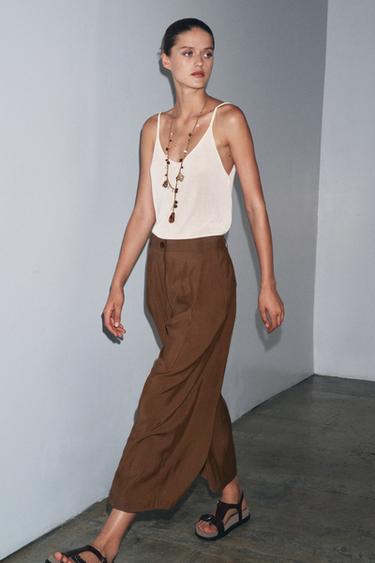 PANTALÓN CROPPED PINZAS ZW COLLECTION - Marrón de Zara