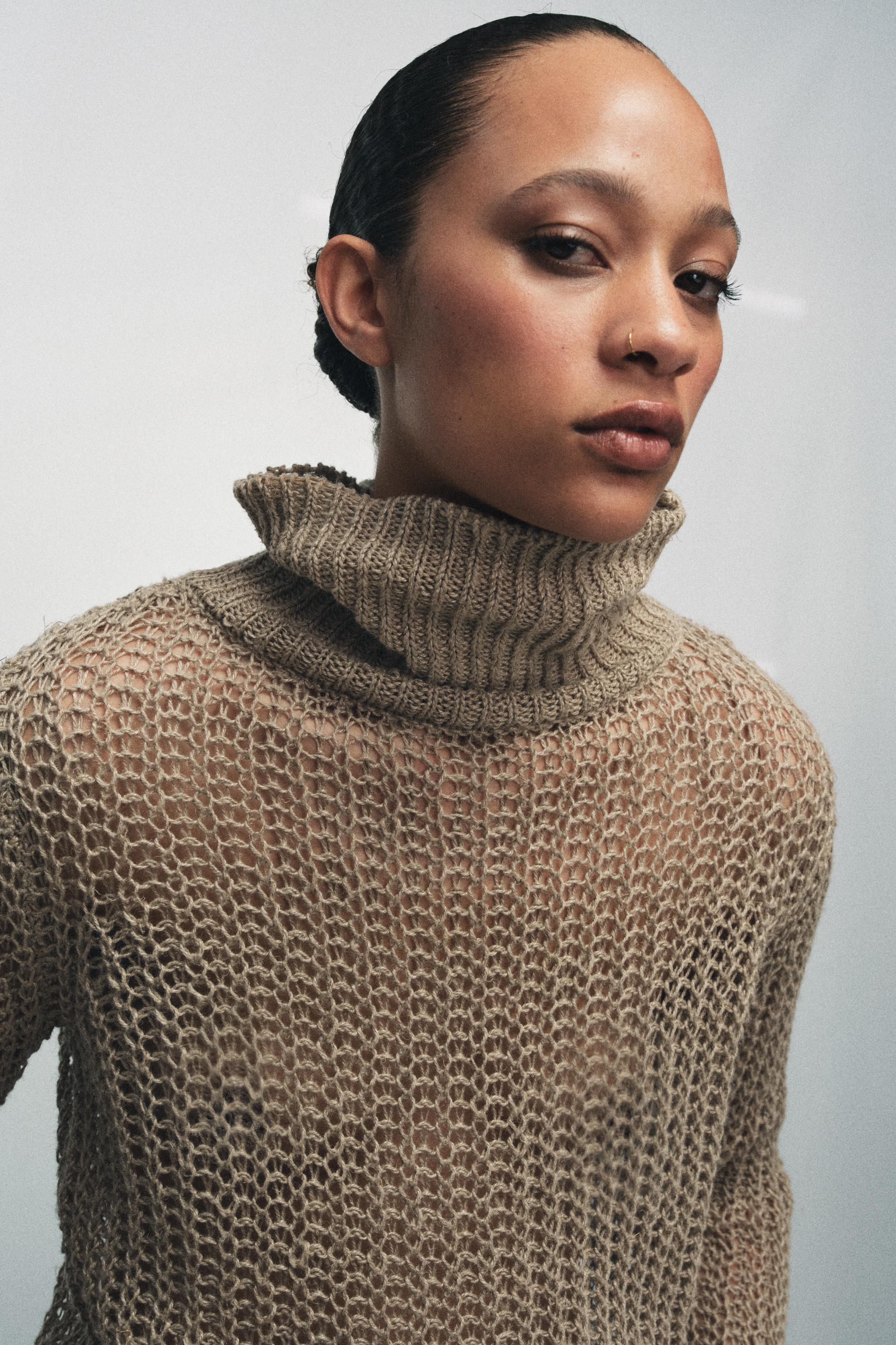 PULL EN MAILLE AJOURÉE 100 % LIN