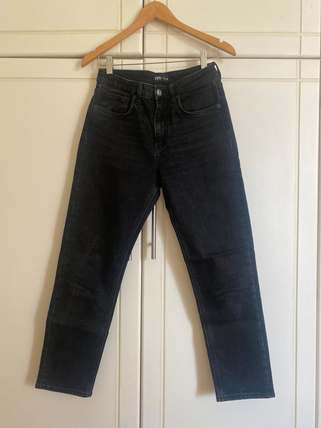 SLIM FIT HI-RISE JEANS