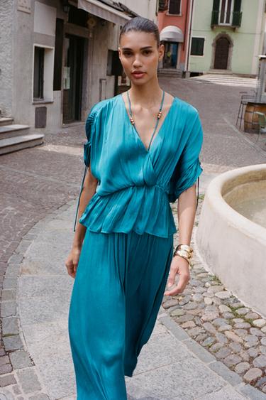 BLUSA SATINADA FRUNCES - Azul pato de Zara