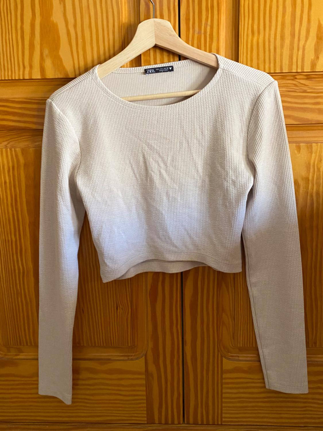 TEXTURED CROPPED T-SHIRT