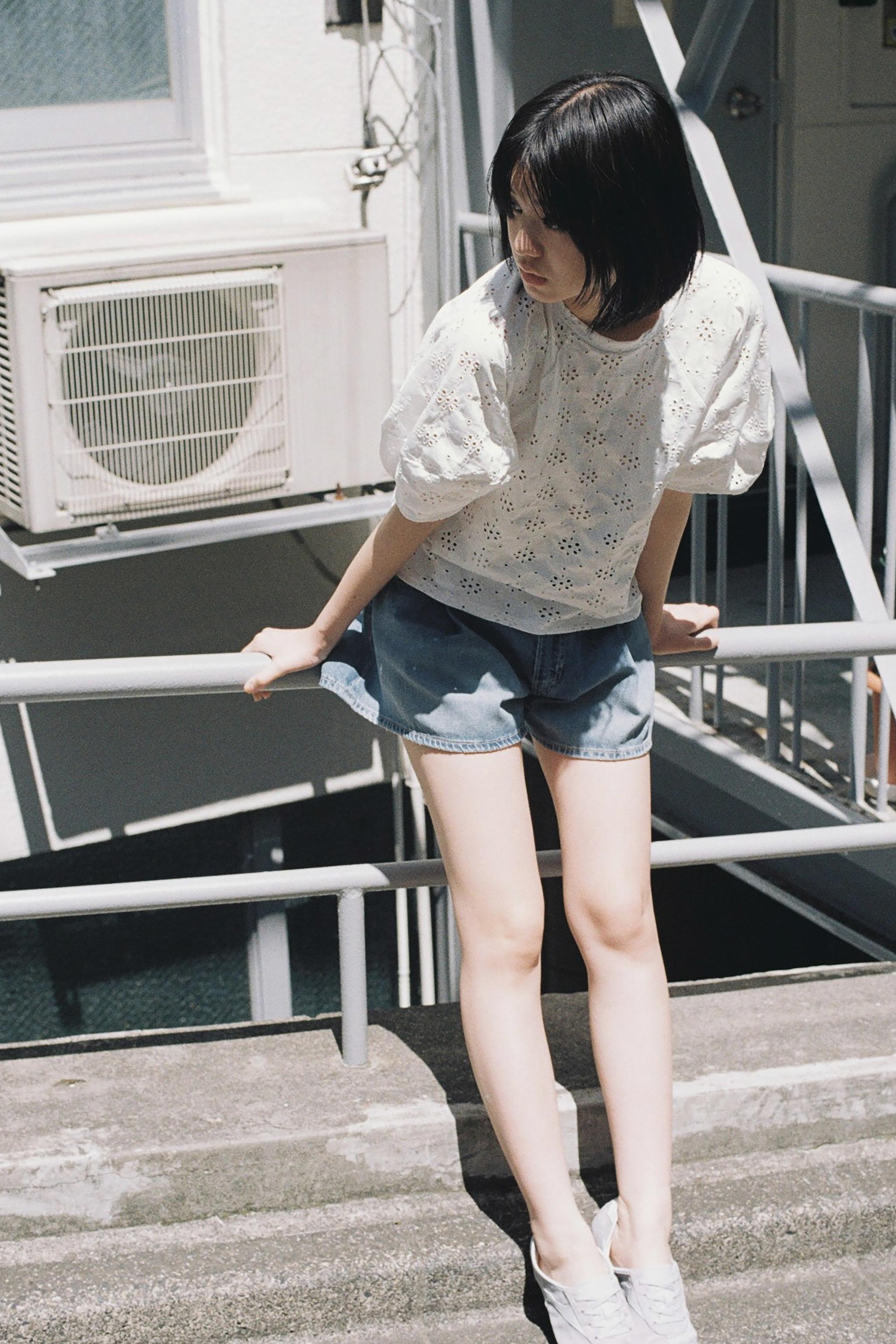 パンチング刺繍入りTシャツ - オフホワイト | ZARA Japan / 日本