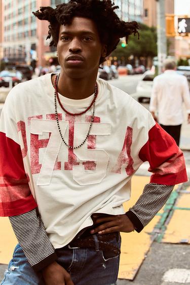 CAMISETA BOXY FIT PARCHES LAVADO EFECTO VINTAGE - Rojo de Zara