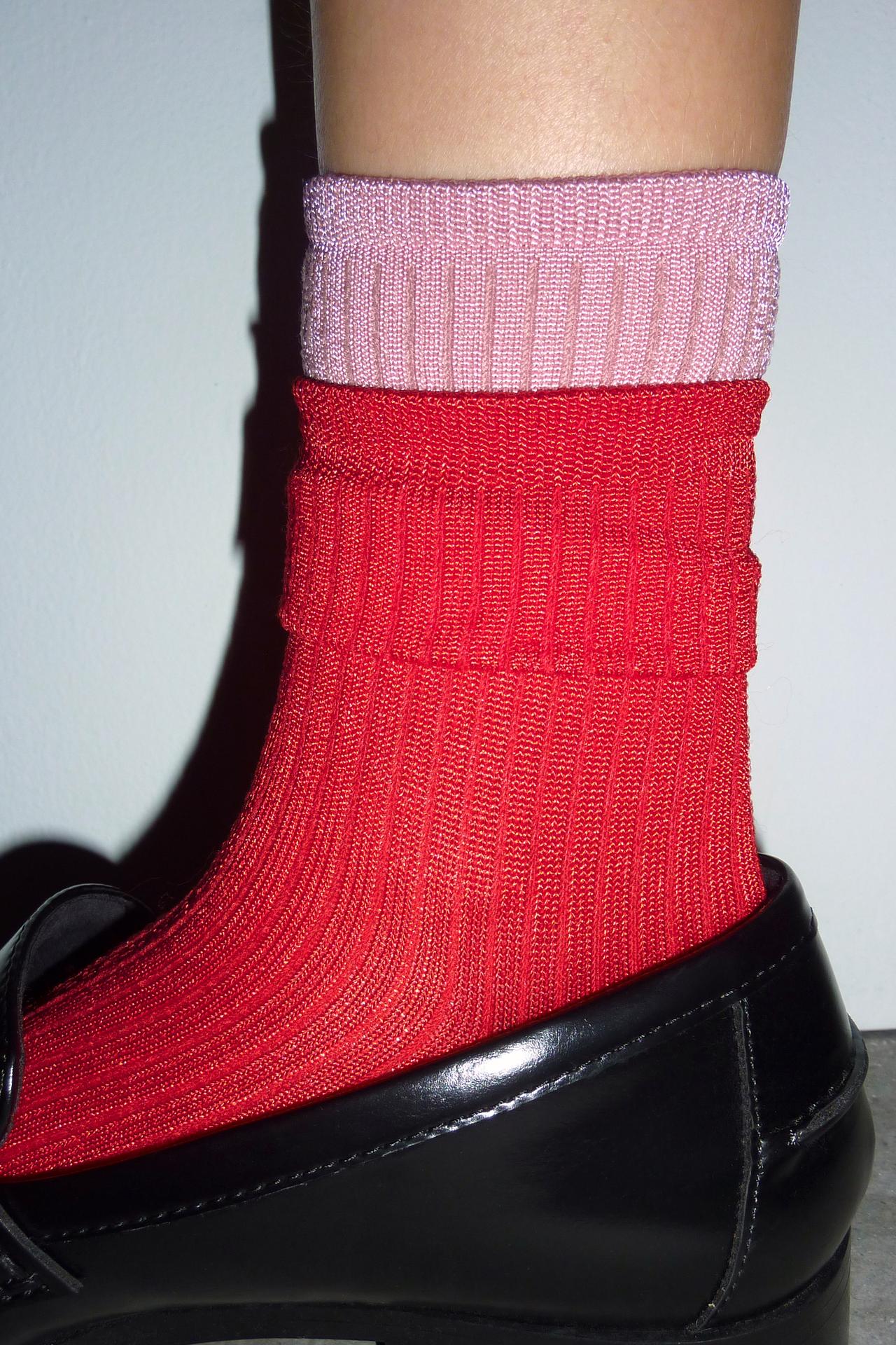 LAYERED-EFFECT RIBBED SOCKS — Red