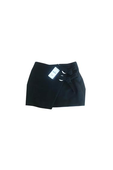 FALDA MINI NEGRA CRUZADA.