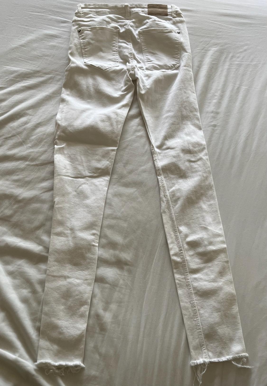 LOW-RISE SKINNY FIT JEANS - Image 3