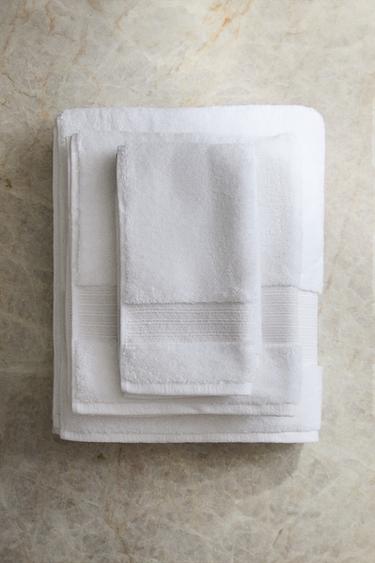 BATH TOWEL WITH METALLIC THREAD BORDER - White by Zara - Image 5