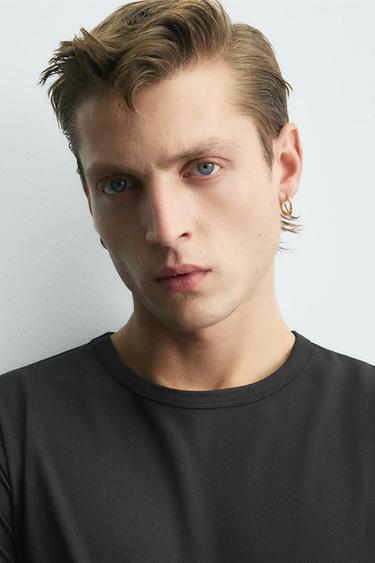 تيشرت MUSCLE TEE FIT - أسود الخاص بـ Zara