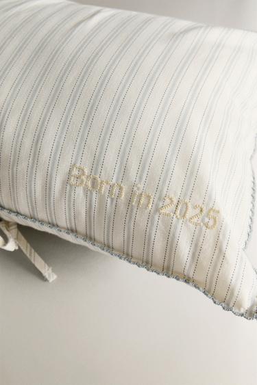 COUSSIN ENFANT RAYURES « BORN IN 2025 » - rayures de Zara - Image 2