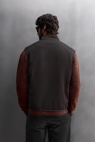GILET EN MAILLE BIMATIÈRE POLAIRE - Marron de Zara - Image 2