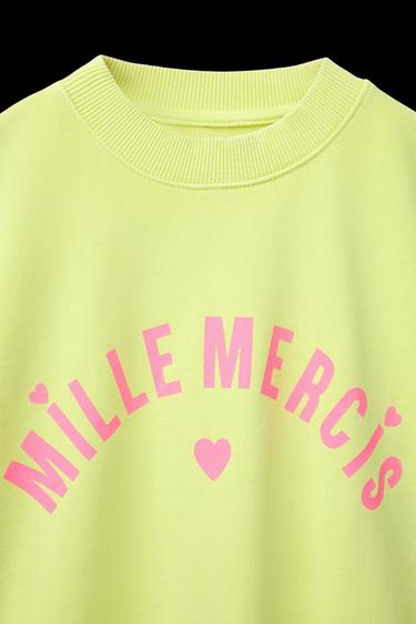 SWEATSHIRT MIT SCHRIFTZUG - Neongrün von Zara