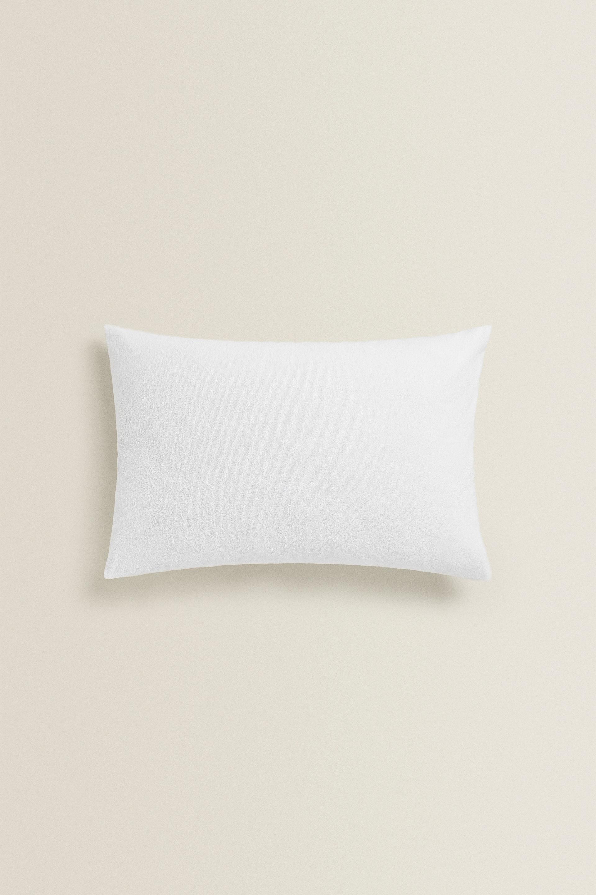 WATERPROOF COTTON TERRYCLOTH PILLOW PROTECTOR — White