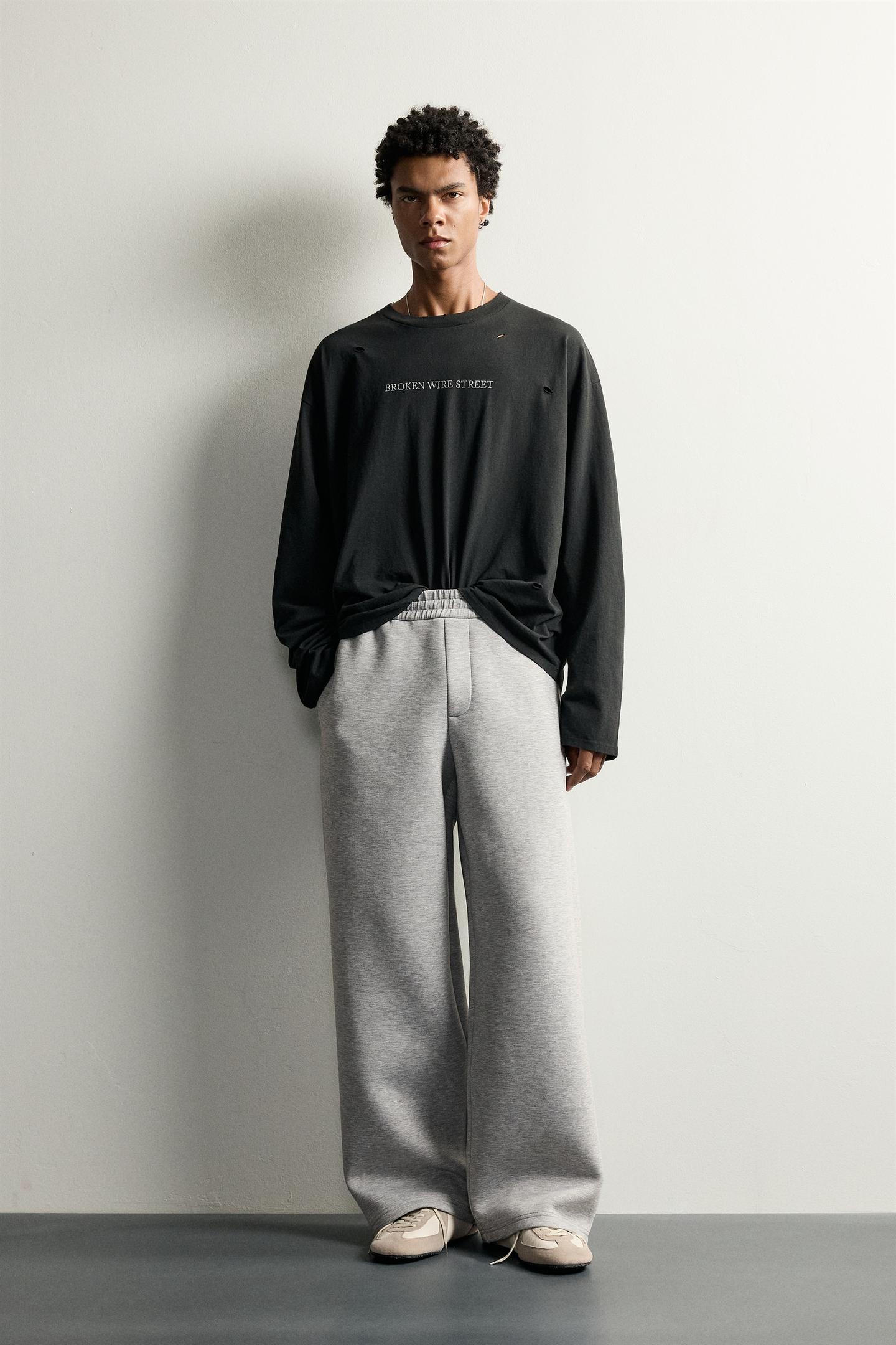 Мужская футболка Zara Relaxed Fit Distressed Effect Printed, цвет: Чёрный — фото 1