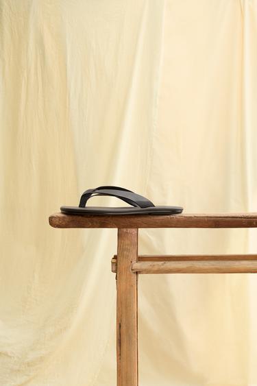 SANDALES EN CUIR ÉDITION LIMITÉE - Noir de Zara