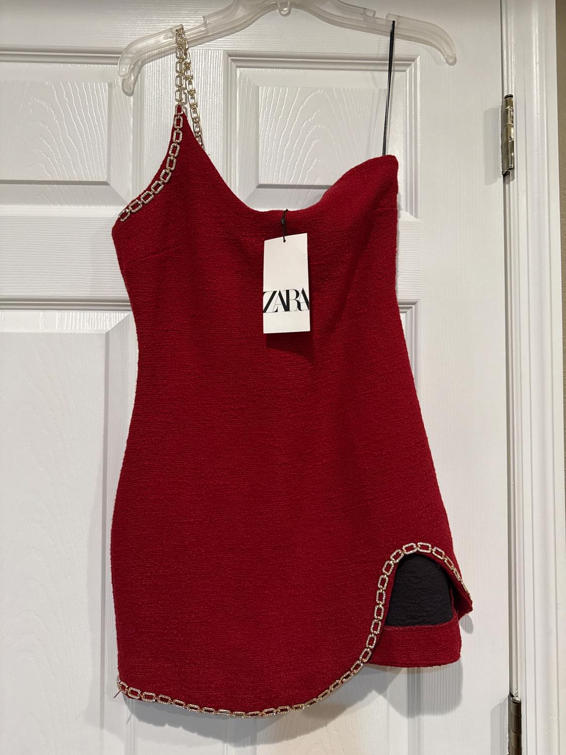 VESTIDO ASIMÉTRICO CADENA