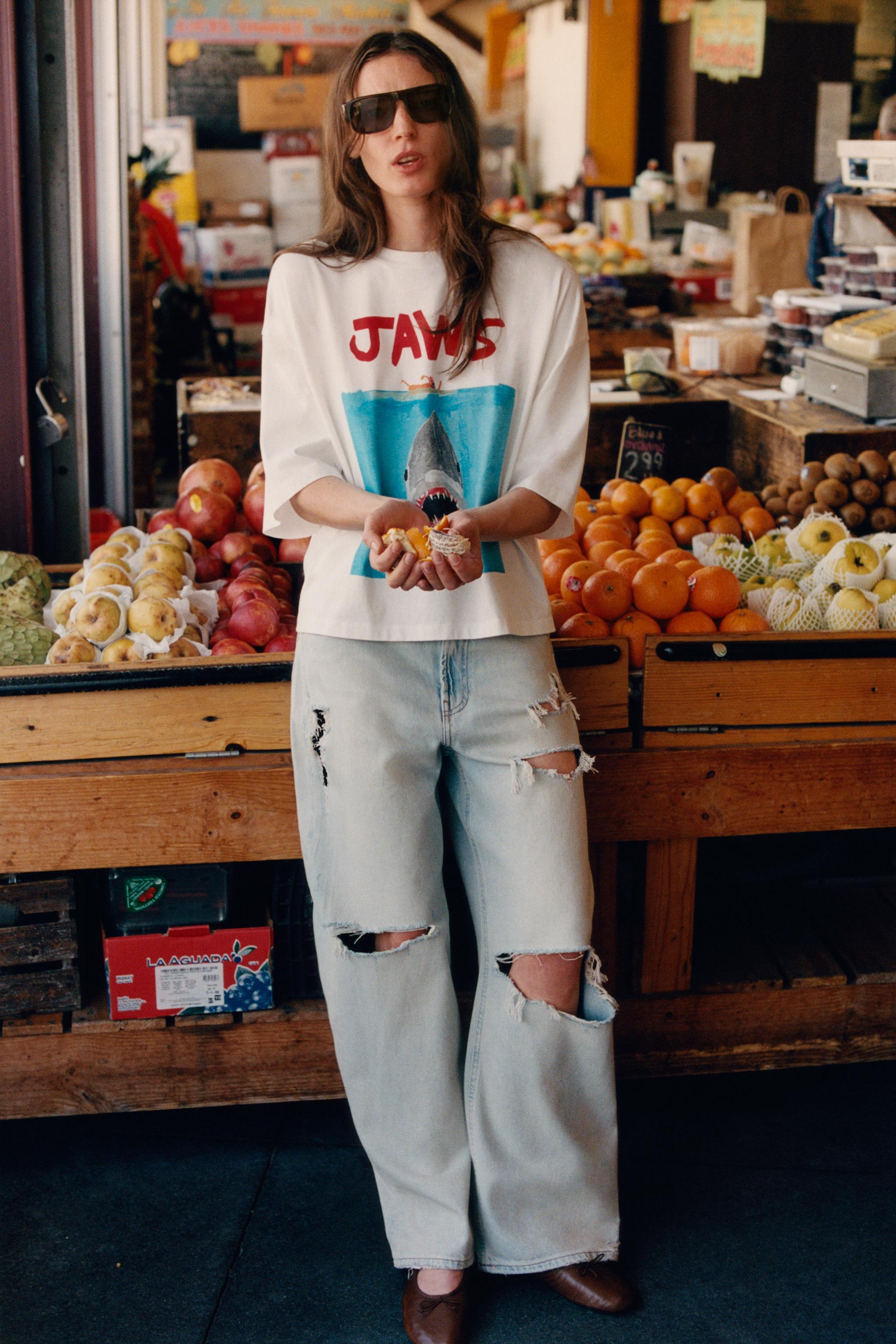 JAWS ©UCS LLC AND AMBLINX DYLAN´S T-SHIRT CLUB X ZARA ILLUSTRATED T-SHIRT