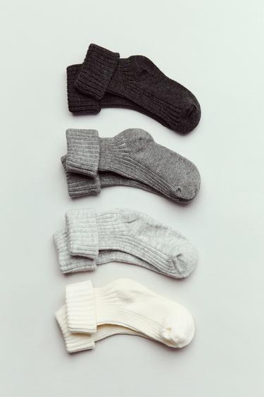 PACK CUATRO CALCETINES COLORES - Gris de Zara