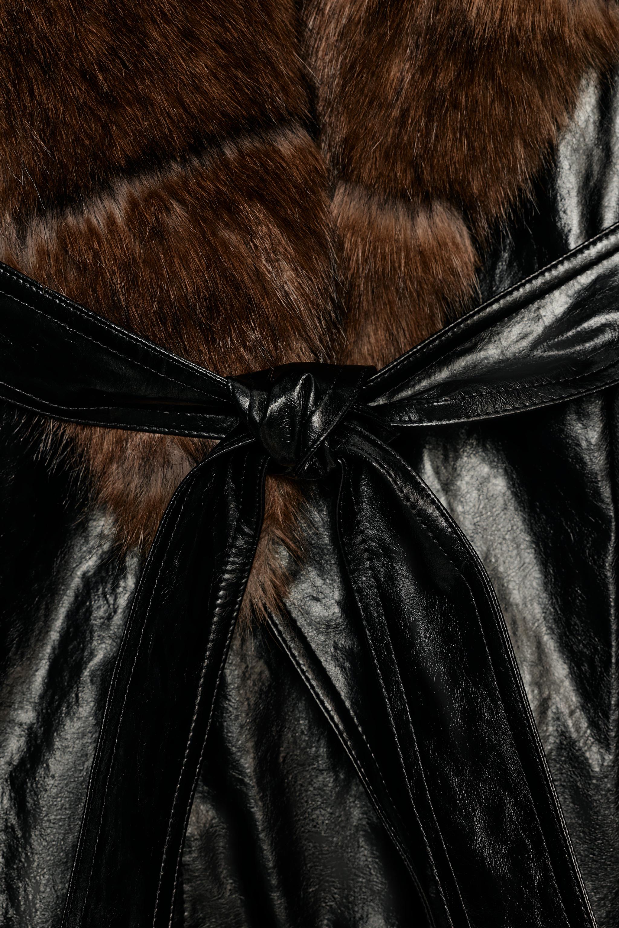 TRENCH EFECTO PIEL ZW COLLECTION - Negro | ZARA Chile