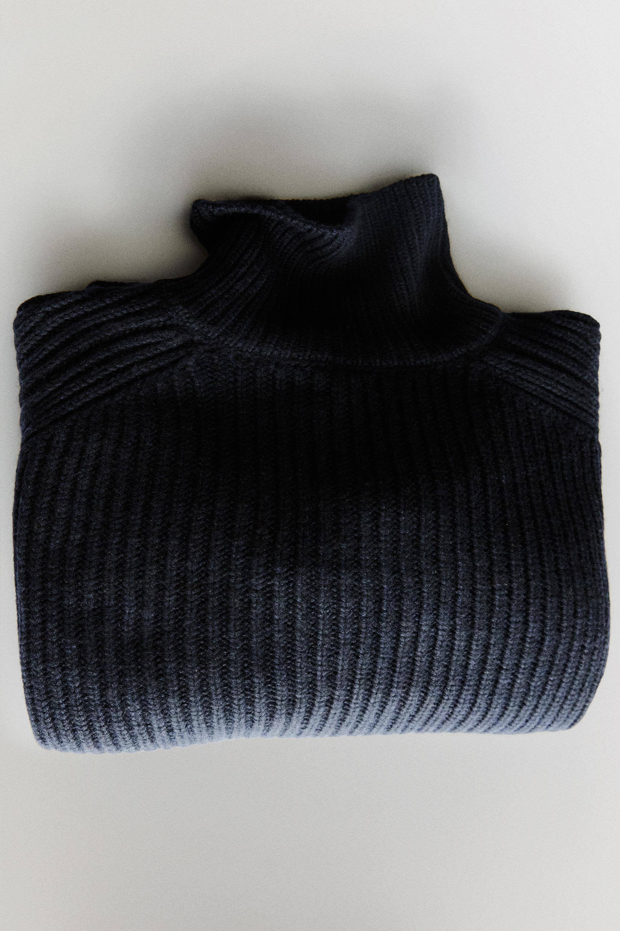 WOOL TURTLENECK SWEATER