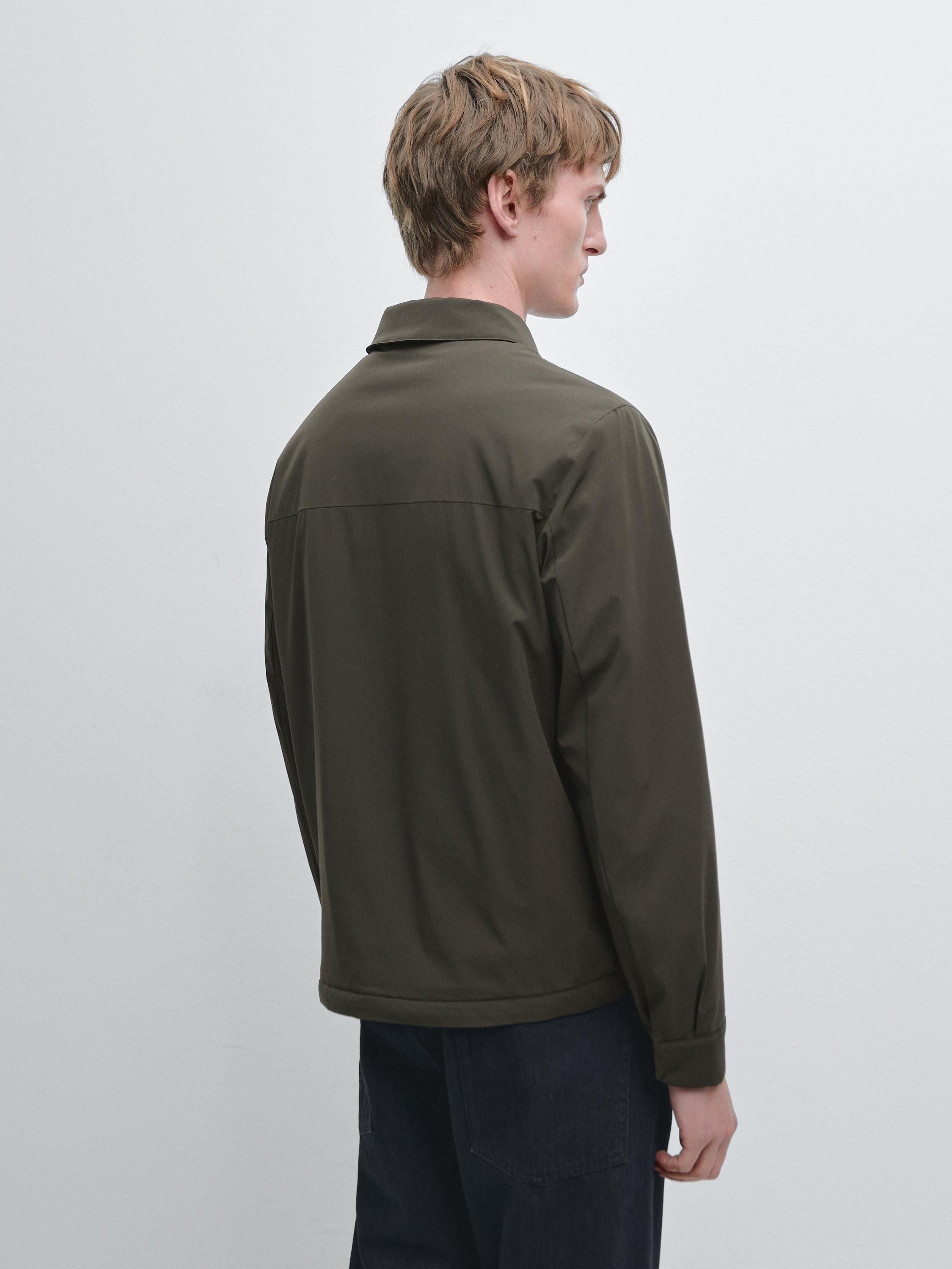 Short jacket with pocket details