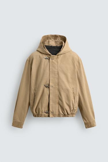 RELAXED-FIT-JACKE MIT KAPUZE UND KNEBELKNÖPFEN - Beige von Zara