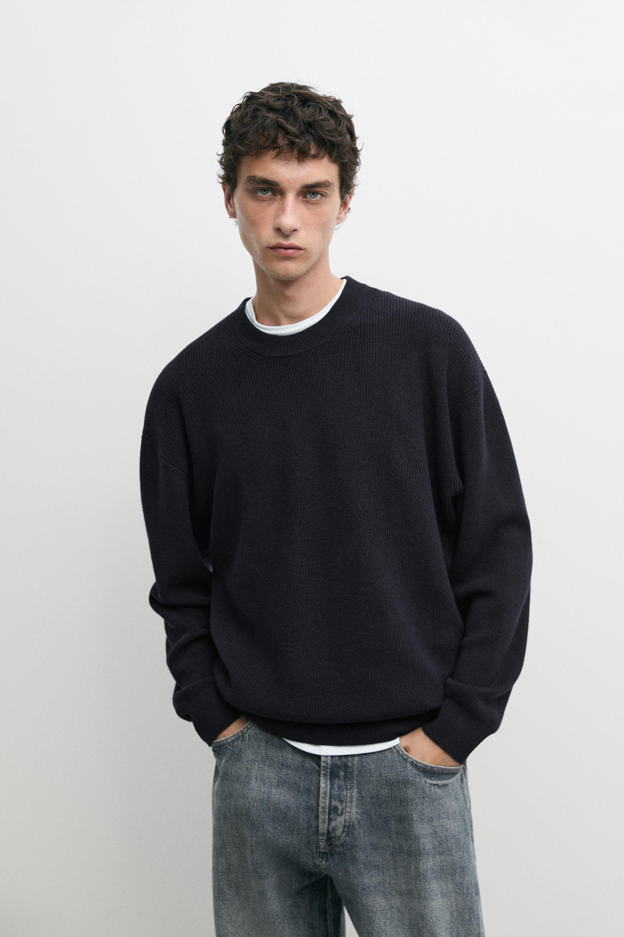 Round neck knit sweater — Navy blue