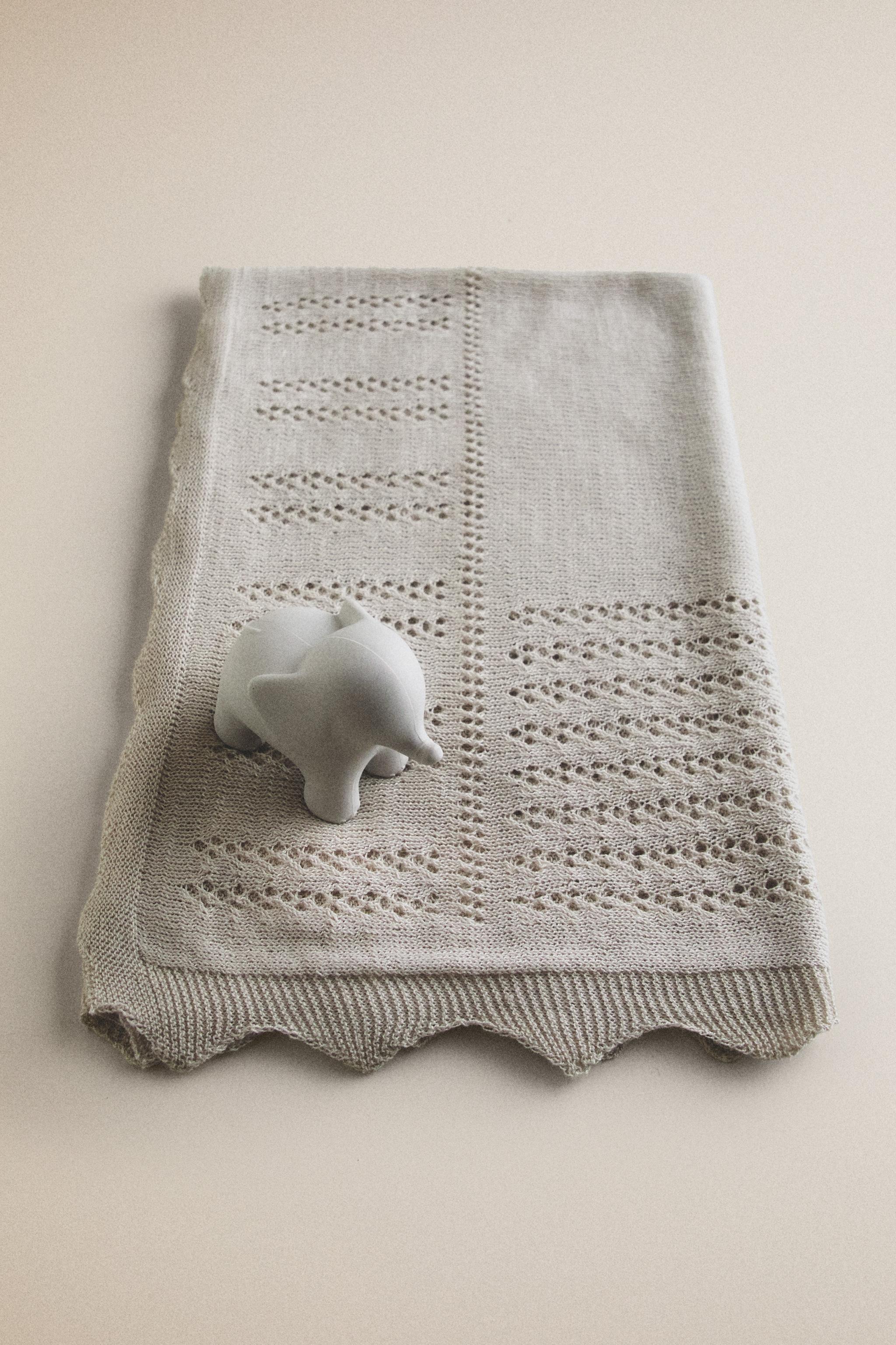 BABY KNIT BLANKET — Gray